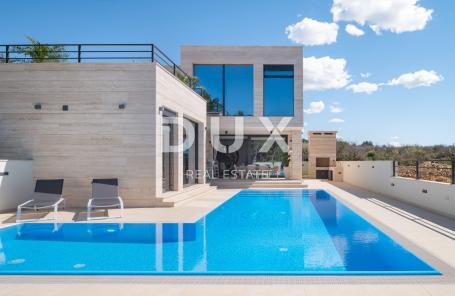 ZADAR, LJUBAČ - Luxury travertine villa with a beautiful view of the sea in a peaceful natural envir