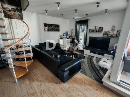 ZADAR, BORIK – Komplett möblierte Maisonette-Wohnung mit wunderschönem Meerblick!