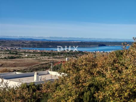 ZADAR, PODVRŠJE - Zemljište s pogledom na more u mirnom okruženju!