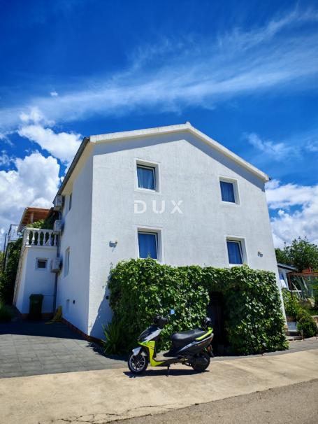 ZADAR, MASLENICA - Kuća s 4 apartmana, 10 spavaćih soba s pogledom na more!