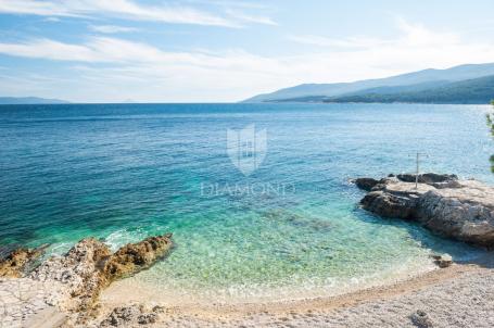 Rabac, dvosoban stan s prekrasnim pogledom na more!