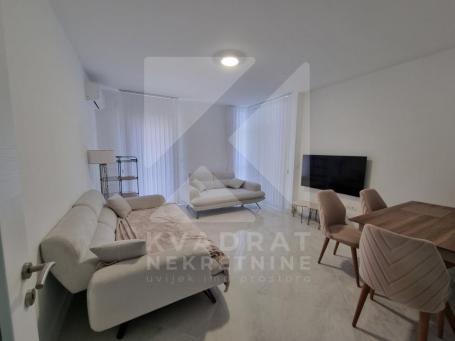 Izdavanje, Trosoban stan, Budva, Rozino, 95m2