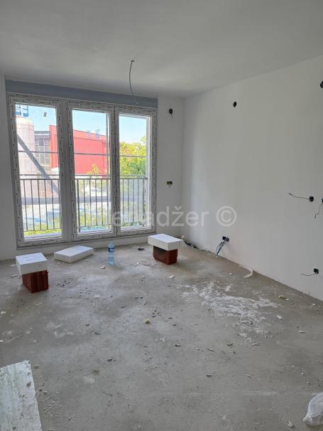 Trošarina, 44m2 na I/3, lift, CG, NOV