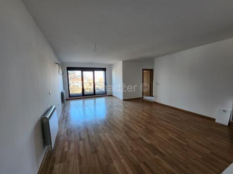 Letnji popust - Prvomajska, 3.0 71m2, parking