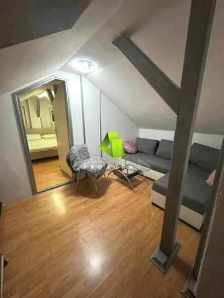 Klasičan dvosoban stan na odličnoj lokaciji, Bulevar Nemanjića ID#8565