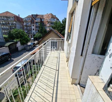 Stan u kući-Sandžačka 120m2,4.5+dvorište #4576