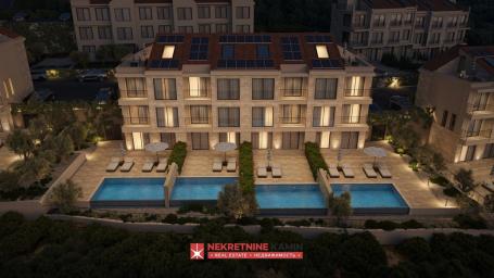 Na prodaju luksuzna townhouse vila, Reževići, Budva