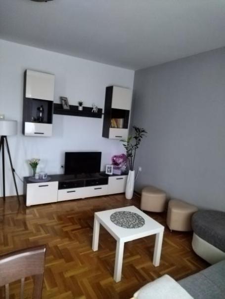 Nameštena Garsonjera 31m Bulevar Evrope