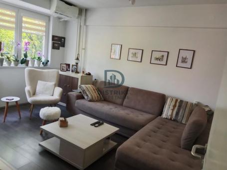 Renoviran trosoban stan u centru grada