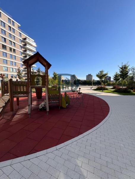 Nov neuseljavan jednoiposoban stan u modernom stambenom kompleksu Planet Residence