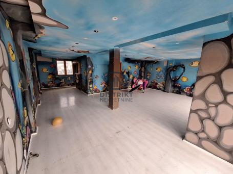 Izdavanje, Poslovni prostor, 200m2 , Duvanište