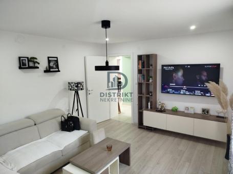 Renoviran sprat kuće u Donjem Komrenu