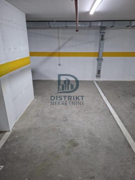 Parking mesto u centru u podzemnoj garaži