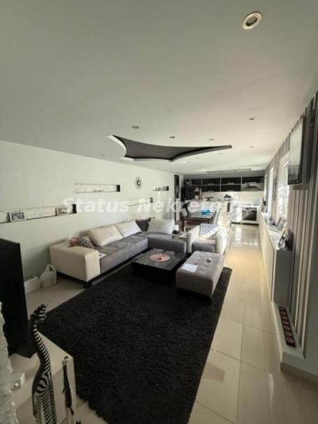 Salajka-Kvalitetno Nameštena Trosobna kuća 130 m2 u mirnom kraju-Zakupnina 900e-065/385 8880