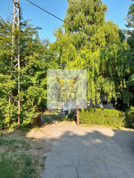 PRODAJE SE VIKENDICA-POPOVICA 160m2, OKRUZENA ZELENILOM, PLAC 500m2
