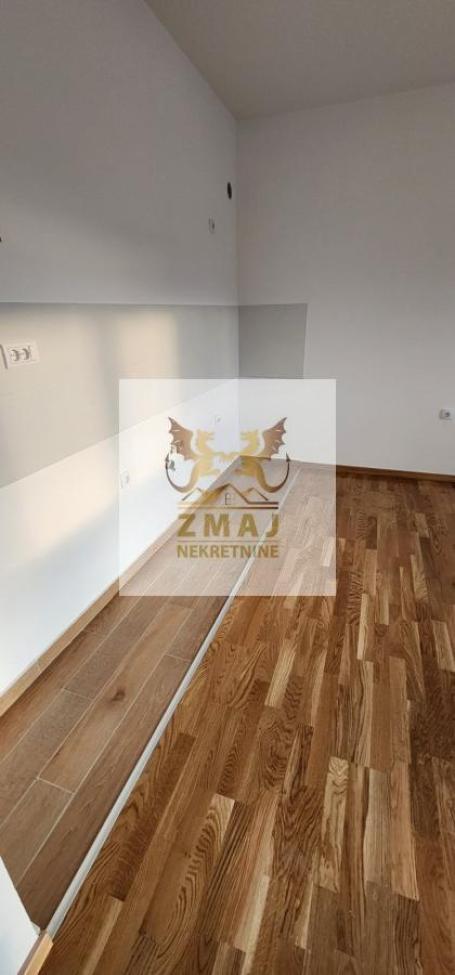 PETROVARADIN, SAVRSENA LOKACIJA, NOVA ZGRADA, PARKING MESTO! 67m2