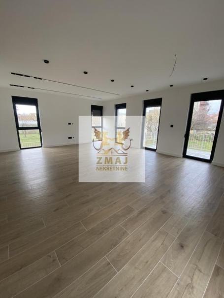 STAN 158m2, ZAJEDNO SA ZELENIM DVORISTEM 142m2, DUPLA GARAZA 34m2 I OSTAVA