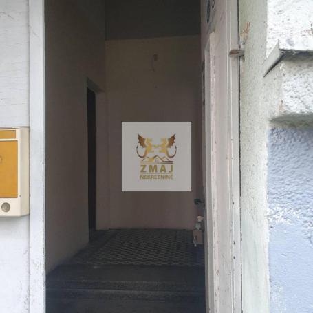 KUĆA ZA IZDAVANJE - PRAZNA - DOBRA LOKACIJA - PUNO PARKINGA