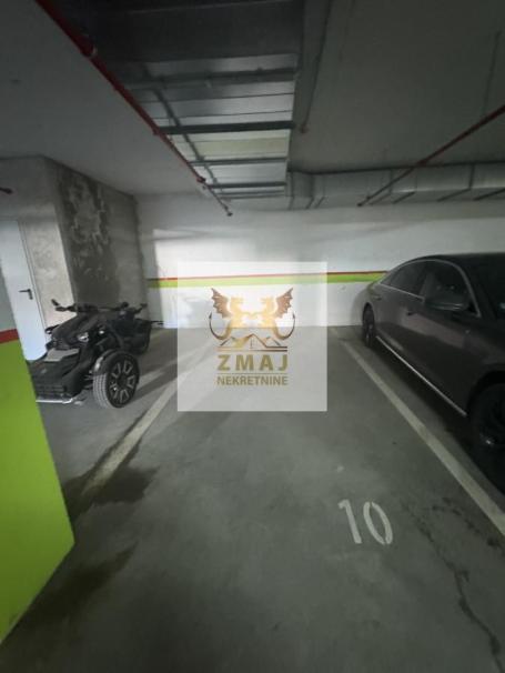 IZDAJE SE PARKING MESTO U GARAZI 120eur MESECNO