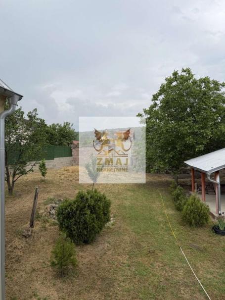 PLAC NA KOME JE IZGRADJENA KUCA, POMOCN OBJEKAT, 648m2, 50% IZGRADJENOSTI