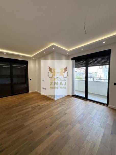 EKSKLUZIVAN STAN NA GRBAVICI 425m2 - VELIKA TERASA SA DJAKUZIJEM!