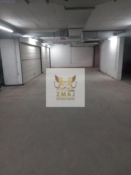 IZDAJE SE DUPLO PARKING MESTO U GARAZI ZGRADE, 40m2