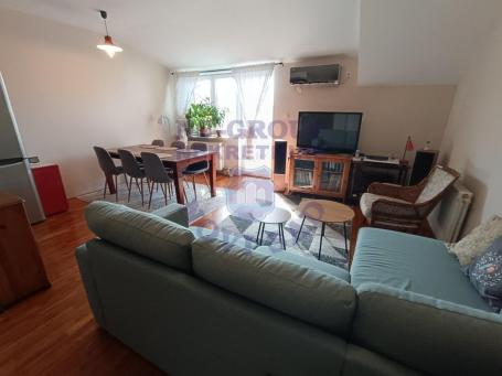 Četvorosoban 102m2 Grbavica