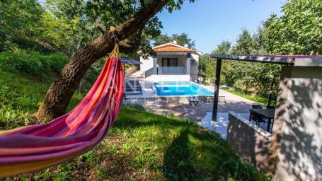 Istra, Pićan - Kuća s bazenom u prirodi-dugoročno, 125m2