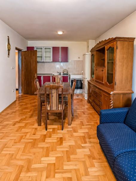 Izdaje se stan kod Pravnog fakulteta, 35m2