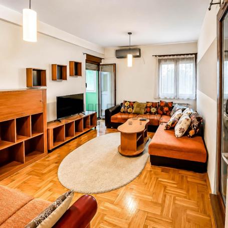 Izdaje se dvosoban stan u blizini Doma zdravlja, 58m2