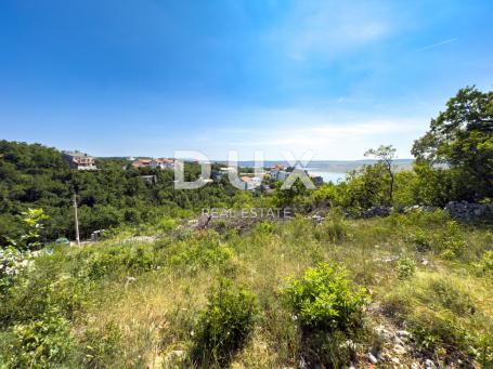 CRIKVENICA, JADRANOVO – Dringender Verkauf: Grundstück 200 m vom Meer entfernt mit Panoramablick