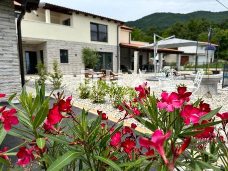 OPATIJA, POLJANE - Prekrasna vila s bazenom i pogledom na more na osami, blizina Opatije
