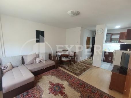 Izdaje se stan na Vizantijskom bulevaru, 30m2!