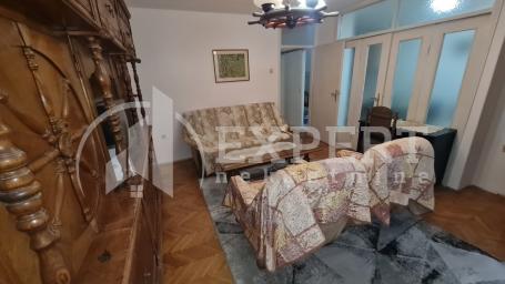 Izdaje se trosoban namešten stan u blizini Delta tržnog centra, 63m2, cg