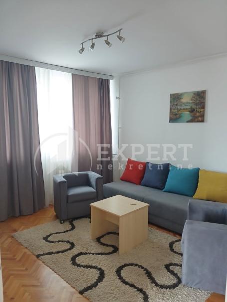 Izdaje se odličan stan na Bulevaru Nemanjića, kod Delta Planeta, 40m2