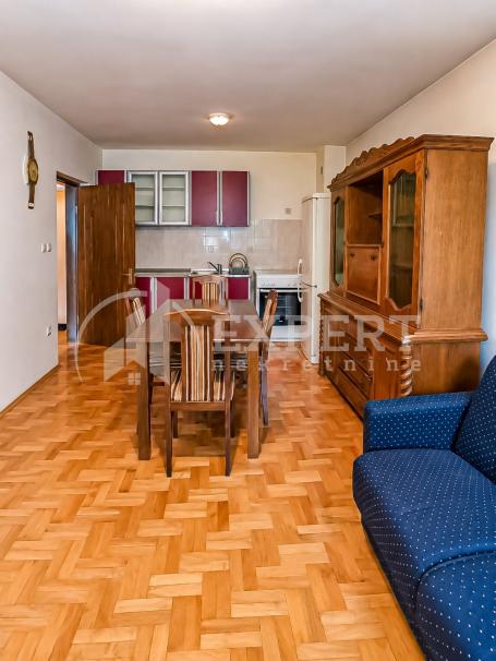 Izdaje se stan kod Pravnog fakulteta, 35m2