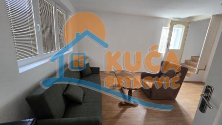 Izdaje se kuća na Paliluli, 79m2