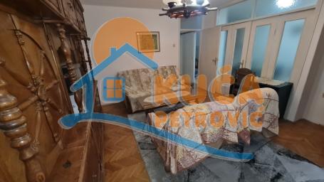 Izdaje se trosoban namešten stan u blizini Delta tržnog centra, 63m2, cg