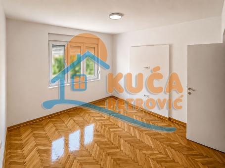 Izdaje se odličan dvosoban stan na Obilićevom vencu, 44m2