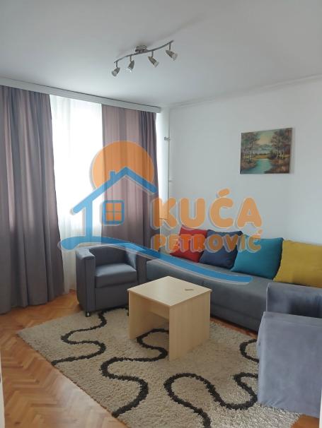 Izdaje se odličan stan na Bulevaru Nemanjića, kod Delta Planeta, 40m2