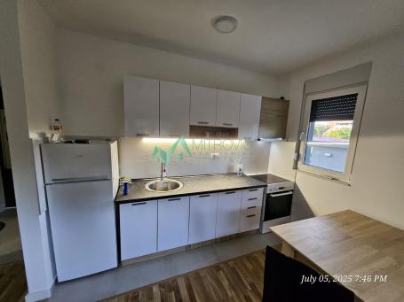 Izdavanje, Stan, 37m2 , Grbavica - Telep