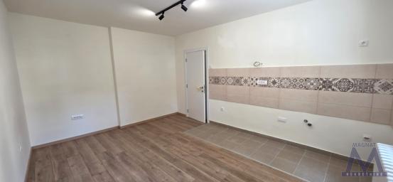 Novi Sad - Bulevar kralja Petra, prodaje se kompletno renoviran jednoiposoban stan od 37m2, odmah us
