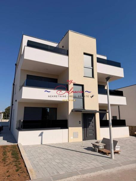 Vir, novi apartman S1 južna strana sa vlastitim vrtom