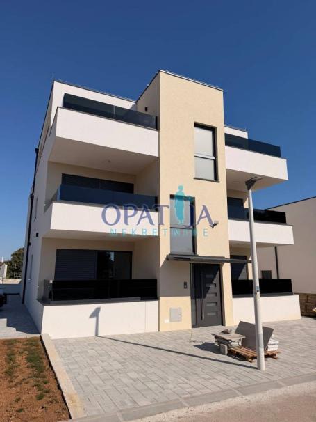 Vir, novi apartman S1 južna strana sa vlastitim vrtom