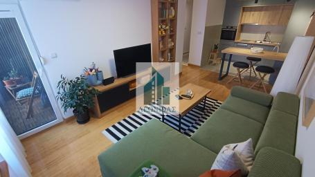 Lux 2.5 stan u novogradnji na Panteleju