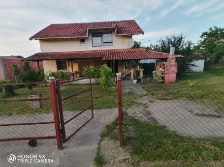 Borča Kuća 136 kv ,  sa 6 ari placa