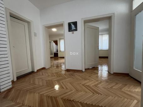 Trosoban stan, 95m+27m2 terasa,  Dom zdravlja