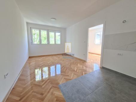 Renoviran dvoiposoban stan Karaburma