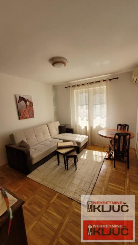 Garsonjera 26 m², Bulevar Oslobođenja, Novi Sad, 3. sprat