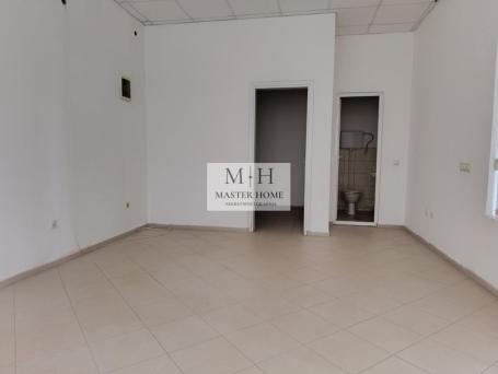 IZDAJE SE OPREMLJEN LOKAL 35M² – ODVOJENA KANCELARIJA
